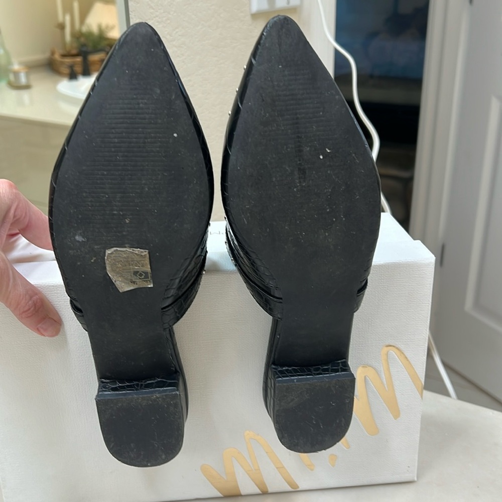 Size 8 shoes. Only worn twice so am selling since I don’t use them